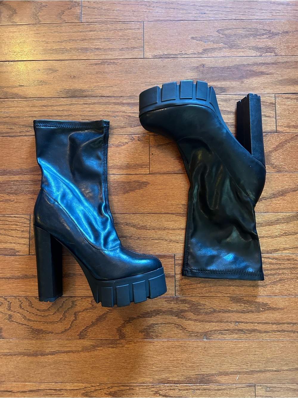 Liliana Black Chunky Platform Ankle Boots